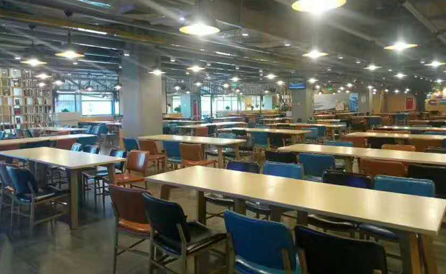 成都英特爾職工食堂廚房設(shè)備圖片，餐廳圖