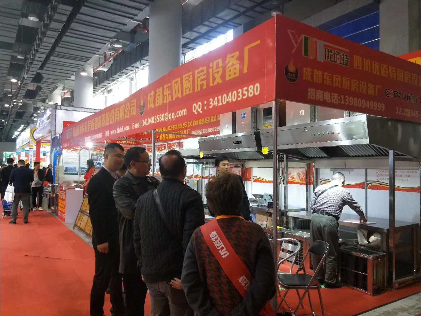優(yōu)佰特25屆廣州酒店廚房設(shè)備中展廚房油煙凈化一體機照片4