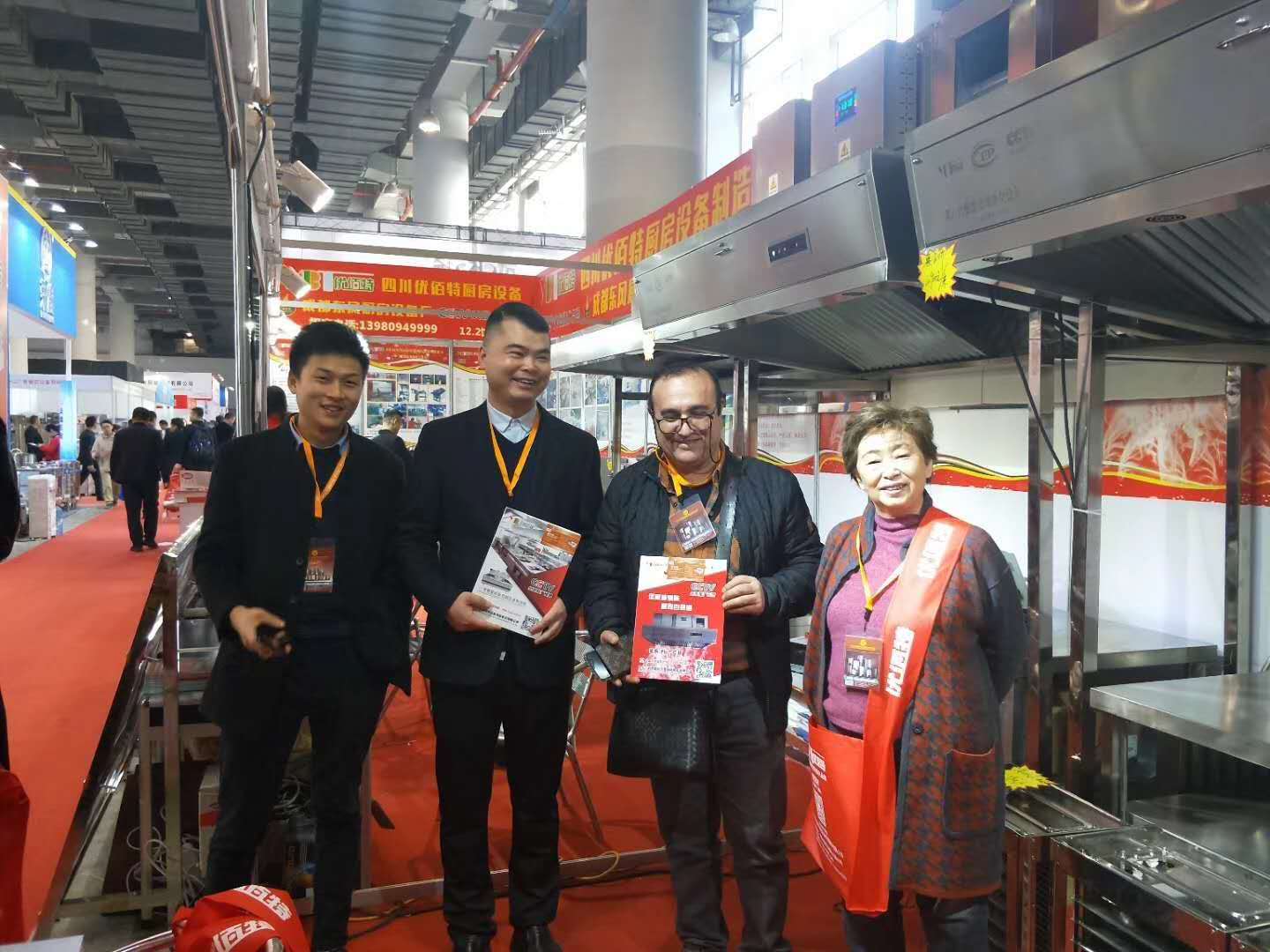 優(yōu)佰特25屆廣州酒店廚房設(shè)備中展廚房油煙凈化一體機照片4