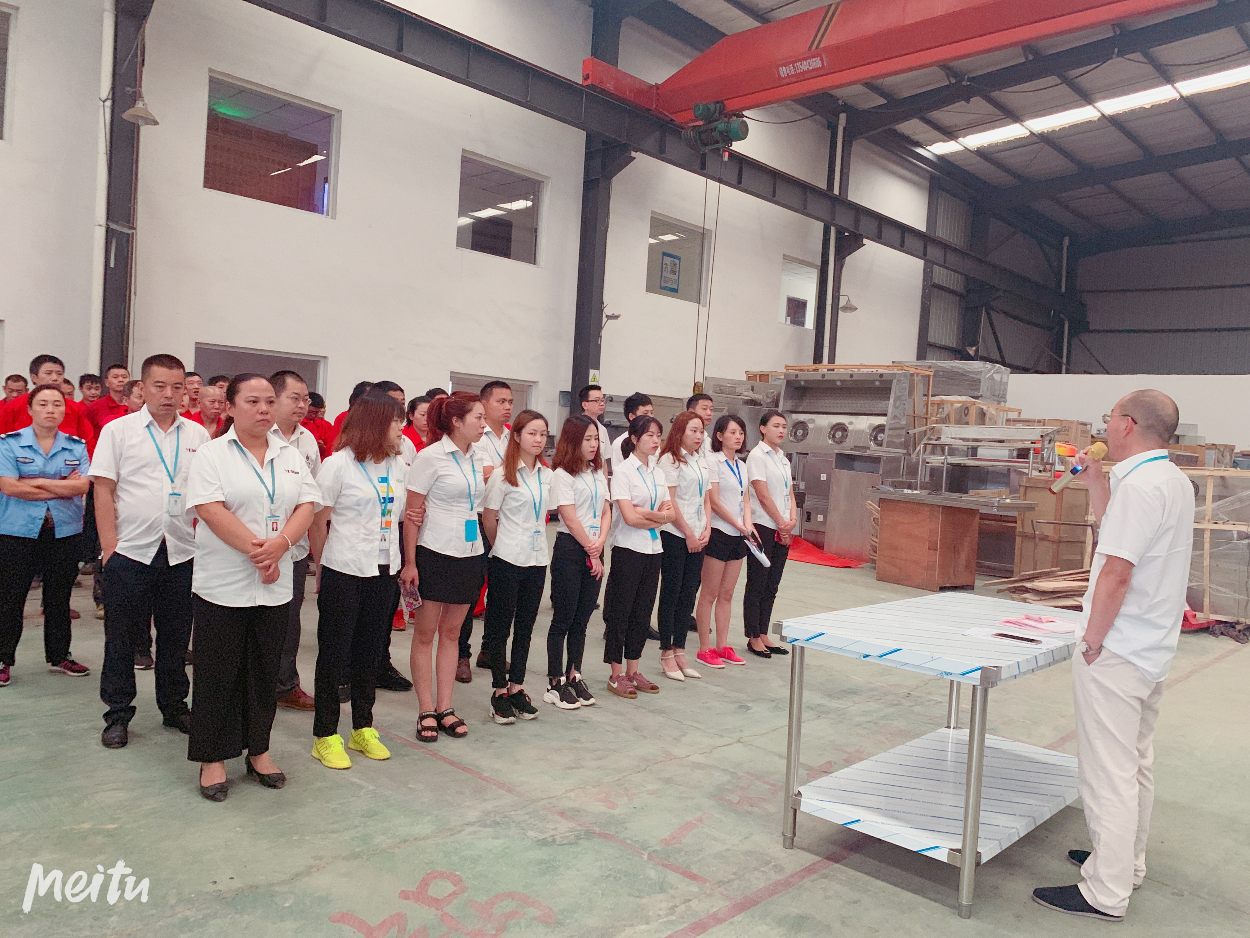 四川優(yōu)佰特廚房設(shè)備公司2019年7月員工會(huì)議2