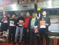 四川優(yōu)佰特廚房設(shè)備公司廣州25屆廚房設(shè)備展獲得圓滿成功，第九代廚房油煙凈化一體機(jī)現(xiàn)場獲得不少訂單!