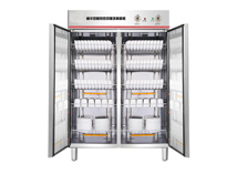 成都廚房設(shè)備知名廠家告訴你廚房消毒柜使用注意事項(xiàng)