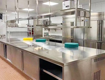 成都不銹鋼商用廚具廠家告訴你商用不銹鋼廚具應該如何保養(yǎng)維護